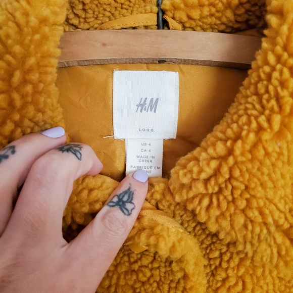 H&M Pile jacket with collar. - Picture 3 of 5